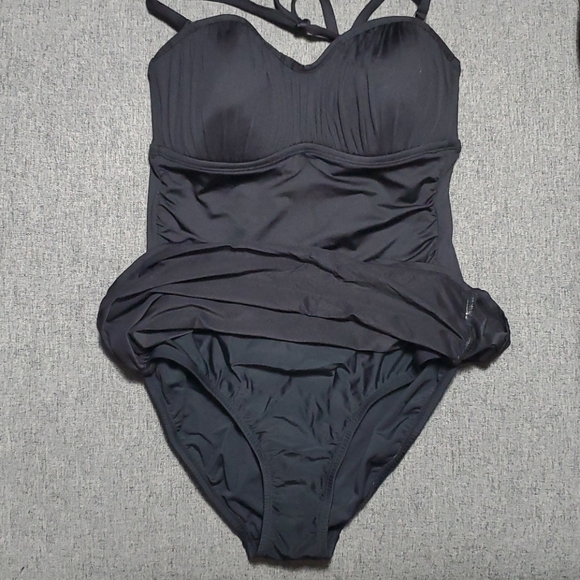 MERONA - BLACK SWIMSUIT - Picture 2 of 8